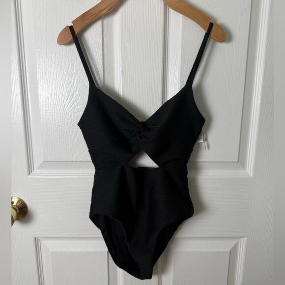L*Space Eco Chic Repreve Kyslee One Piece Swimsuit M - Picture 2 of 7